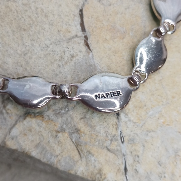 Vintage Napier turquoise Lucite necklace With Earrings - Picture 4 of 6